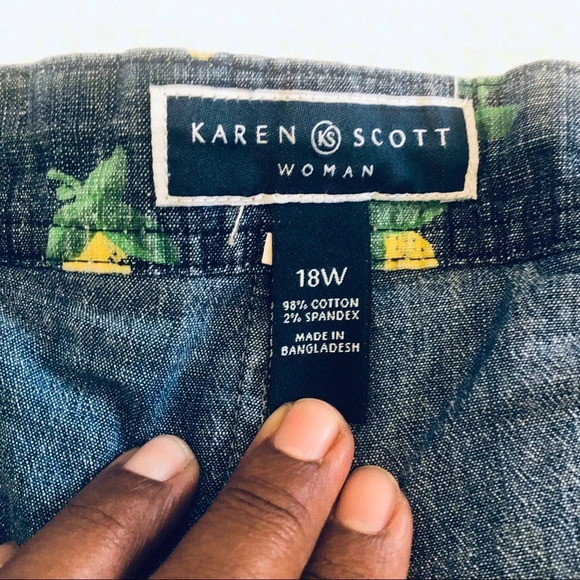 Karen Scott Woman Lemon Print Chambray Skort size 18W - Picture 3 of 5
